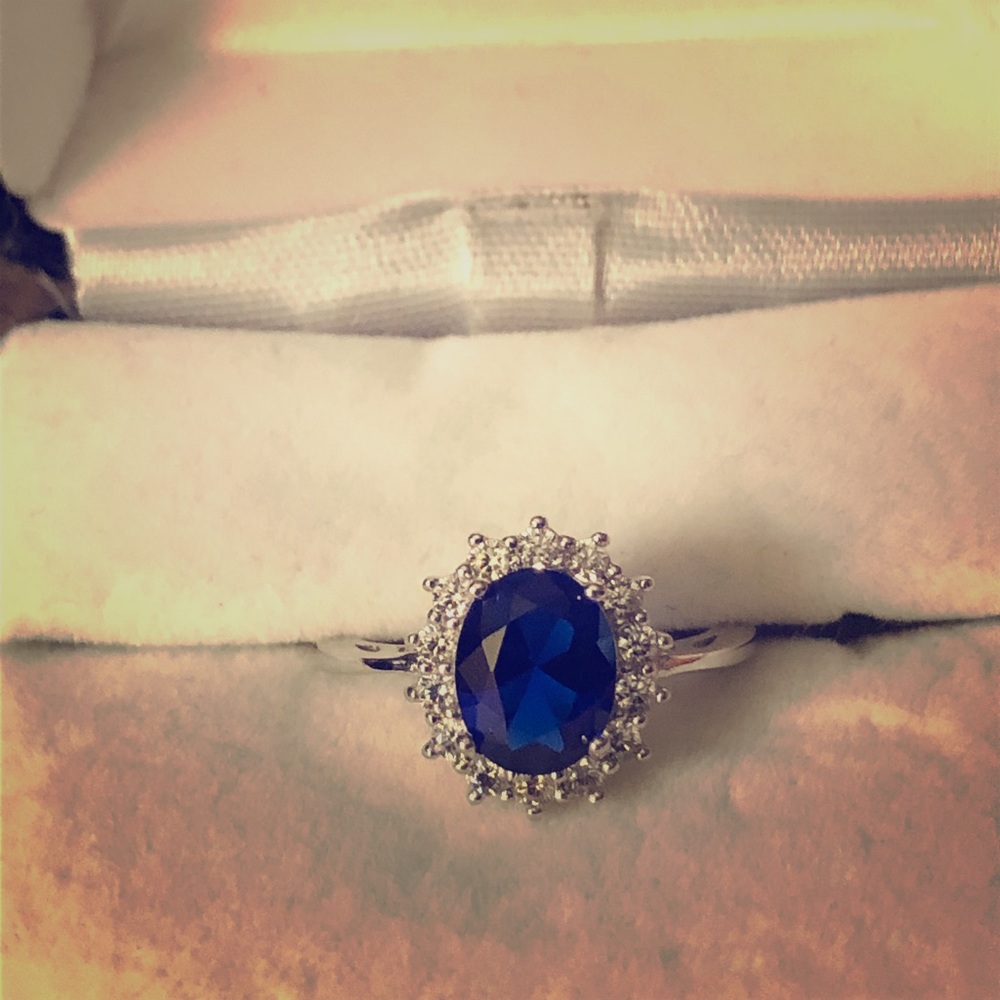Sterling silver ring w/sapphire stone